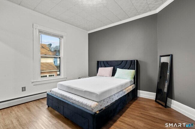 Building Photo - 23 N Beacon St