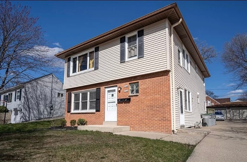 Building Photo - 3742 S 90th St