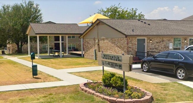 Building Photo - 1501 Newland Dr