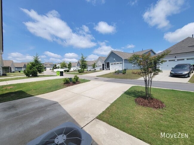 Building Photo - 553 Haywood Glen Dr