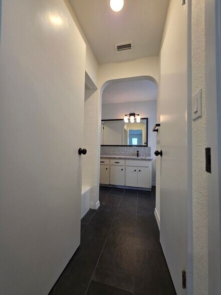 Building Photo - 5611 6th St