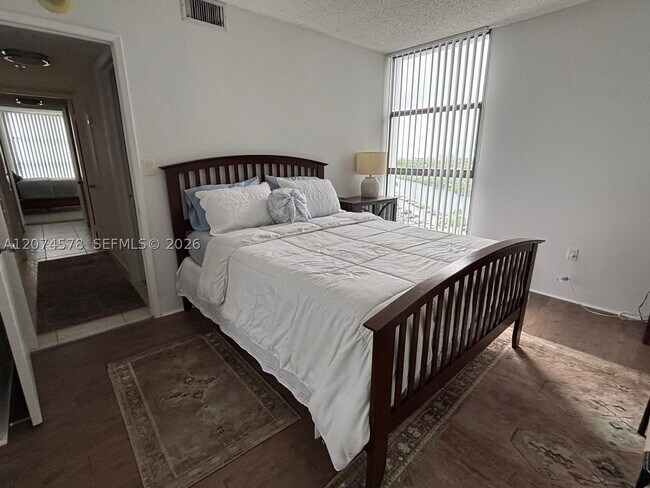Building Photo - 20505 E Country Club Dr