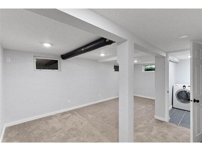 Building Photo - 4556 Island View Dr