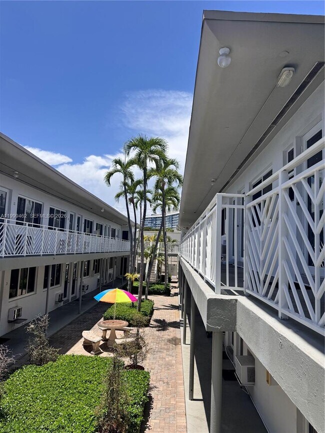 Building Photo - 7430 Byron Ave