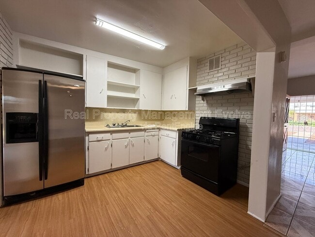 Building Photo - 4141 N 29th Ave