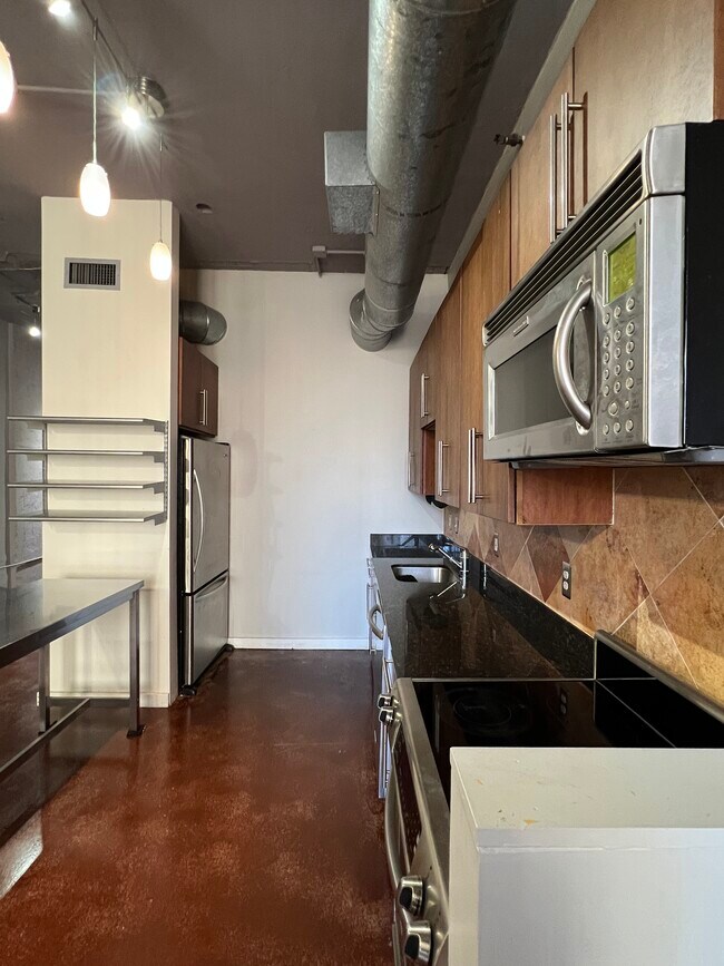 Building Photo - 1122 Jackson St