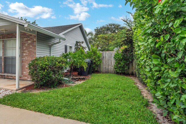 Building Photo - 1350 Riverside Cir