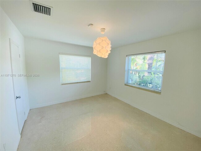 Building Photo - 8959 Dickens Ave