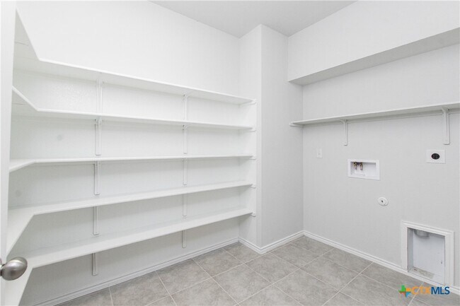 Building Photo - 2033 Mallard Ct