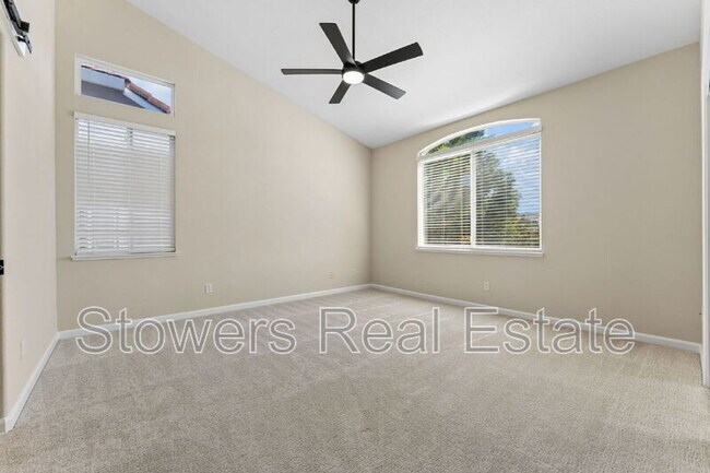 Building Photo - 137 Woodcrest Dr