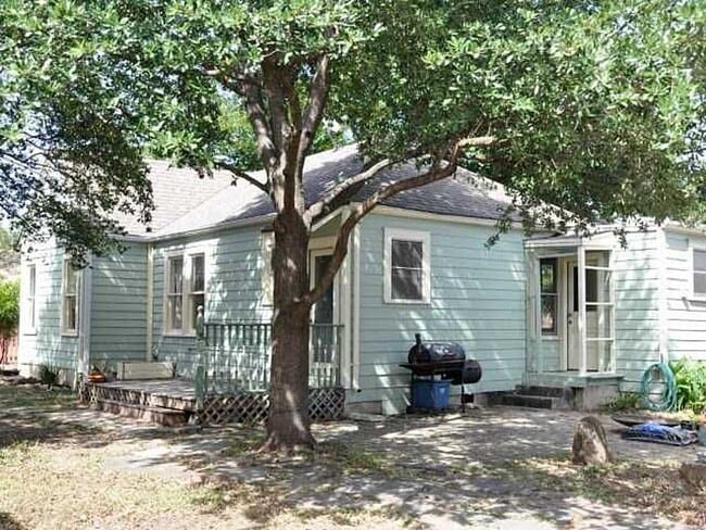 Primary Photo - 809 E 45th St
