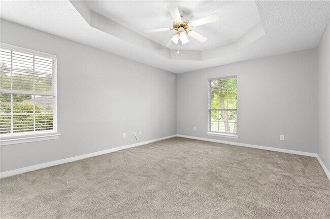 Building Photo - 408 Lakeview Dr W
