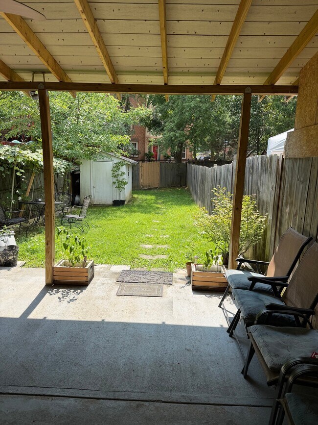 Building Photo - 6430 Gildar St