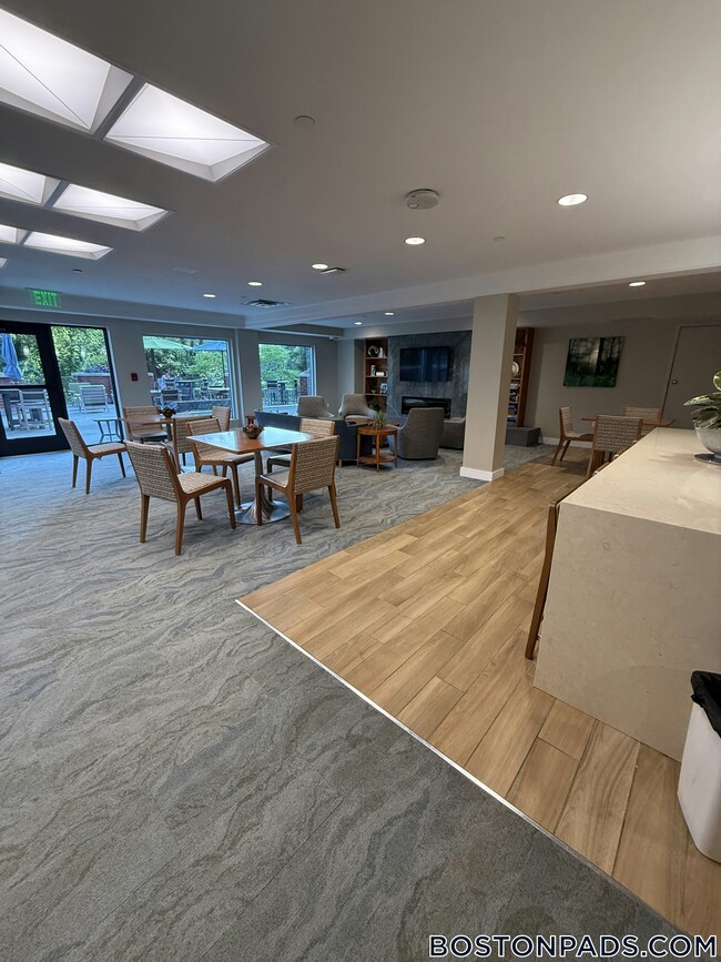 Building Photo - 1443 Beacon St