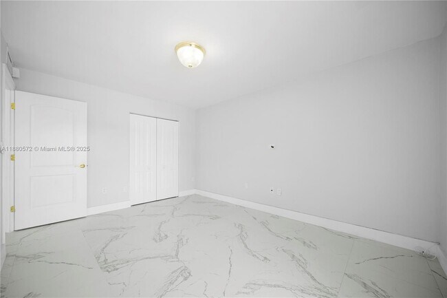 Building Photo - 7105 Miami Lakes Dr