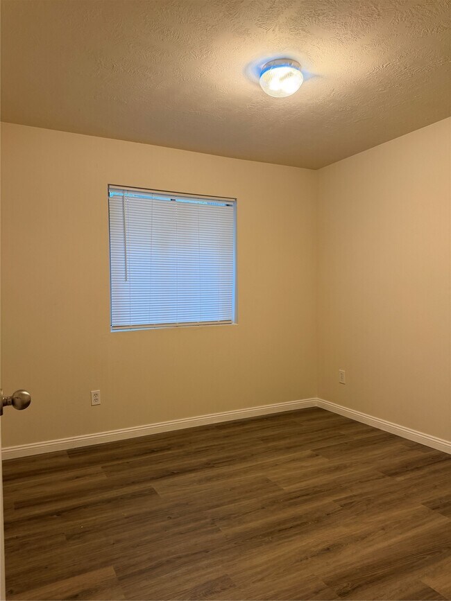 Building Photo - 4734 Lonestone Cir