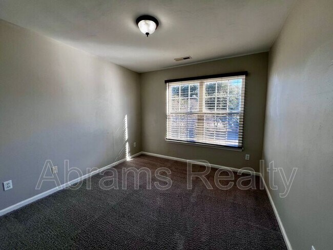 Building Photo - 3337 Marne Ave