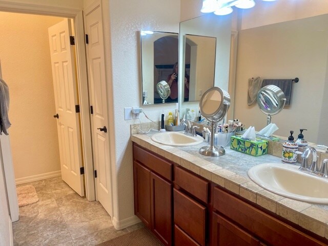 Building Photo - 2899 Desert Vista Dr