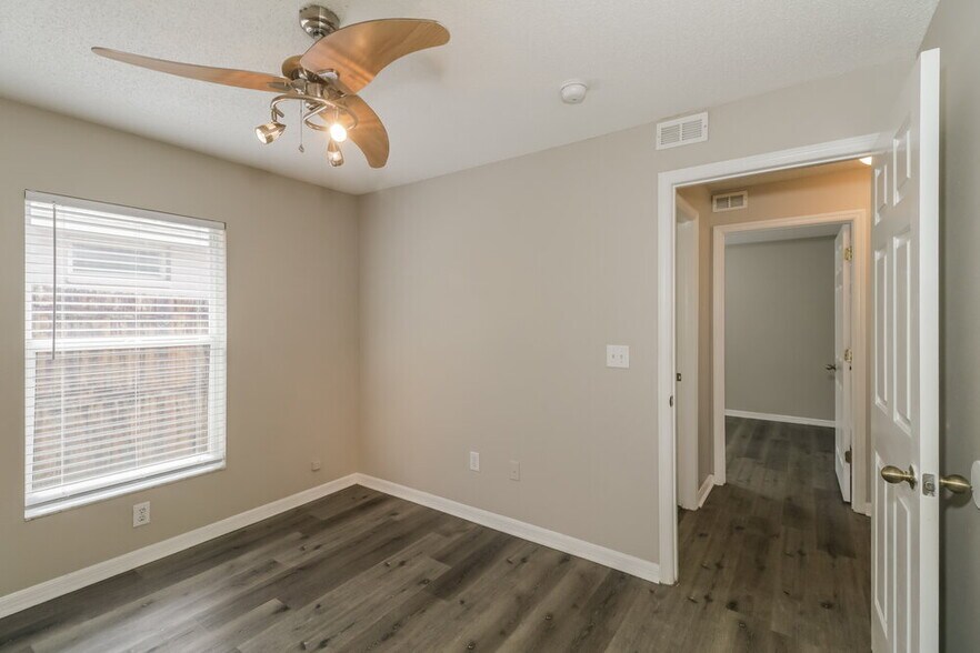 Building Photo - 28651 Seashell Ct