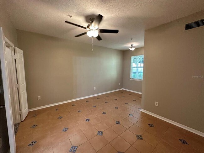 Building Photo - 1910 E Palm Ave