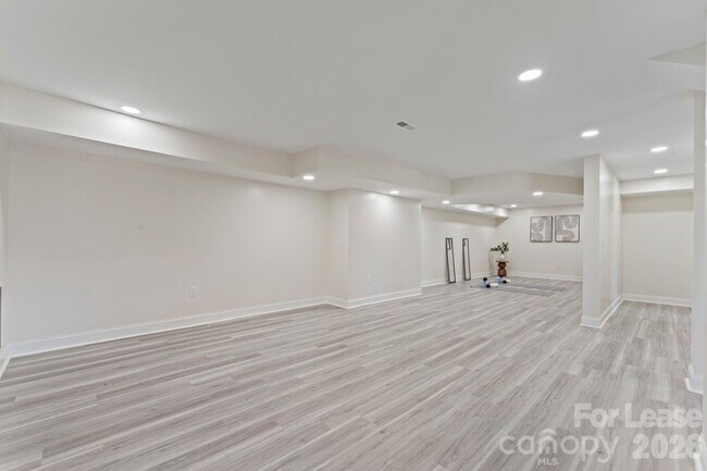 Building Photo - 612 Westway Dr