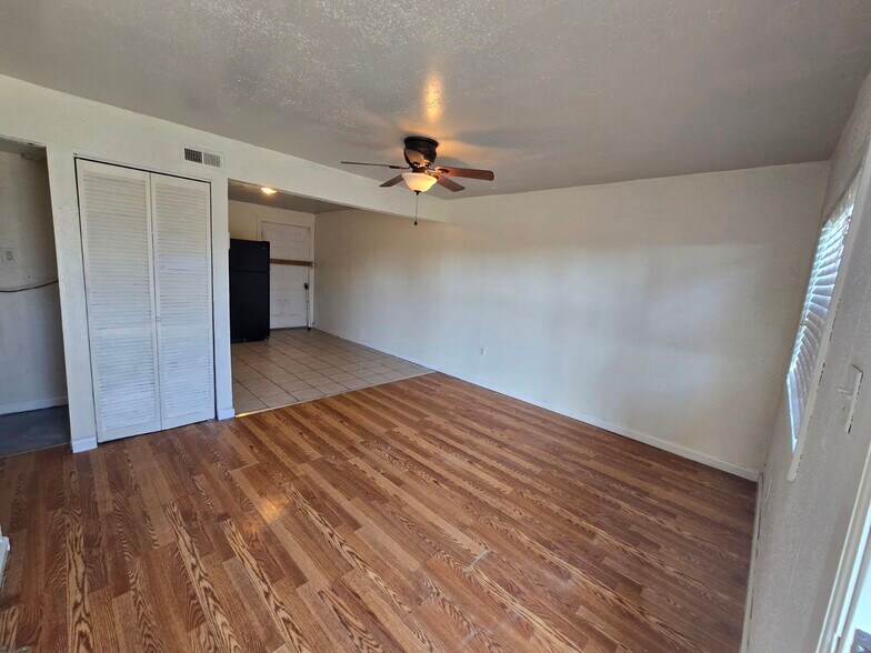 Building Photo - 507 Saint Robert Dr