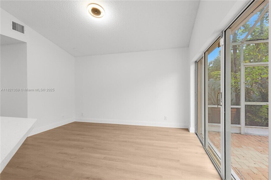 Building Photo - 1525 Seabay Rd