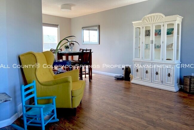 Building Photo - 5020 Wainwright Dr