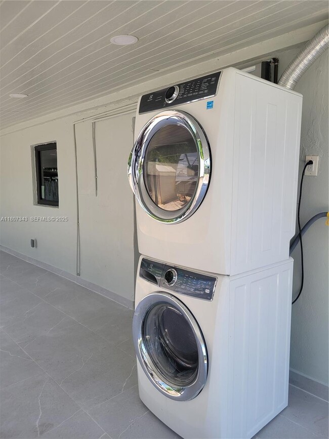 Building Photo - 15241 SW 301st St