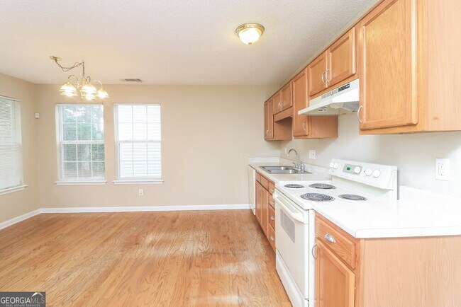 Building Photo - 3695 Longview Dr