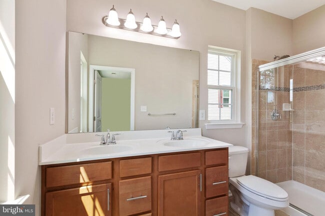 Building Photo - 9418 Paragon Ct