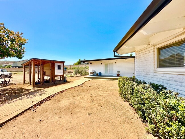 Building Photo - Beautifully Updated & Remodeled Single-Story Country Home with Detached Guest Home Unit on Gated ...