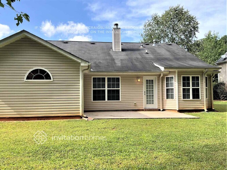 Building Photo - 303 Peachtree Cir