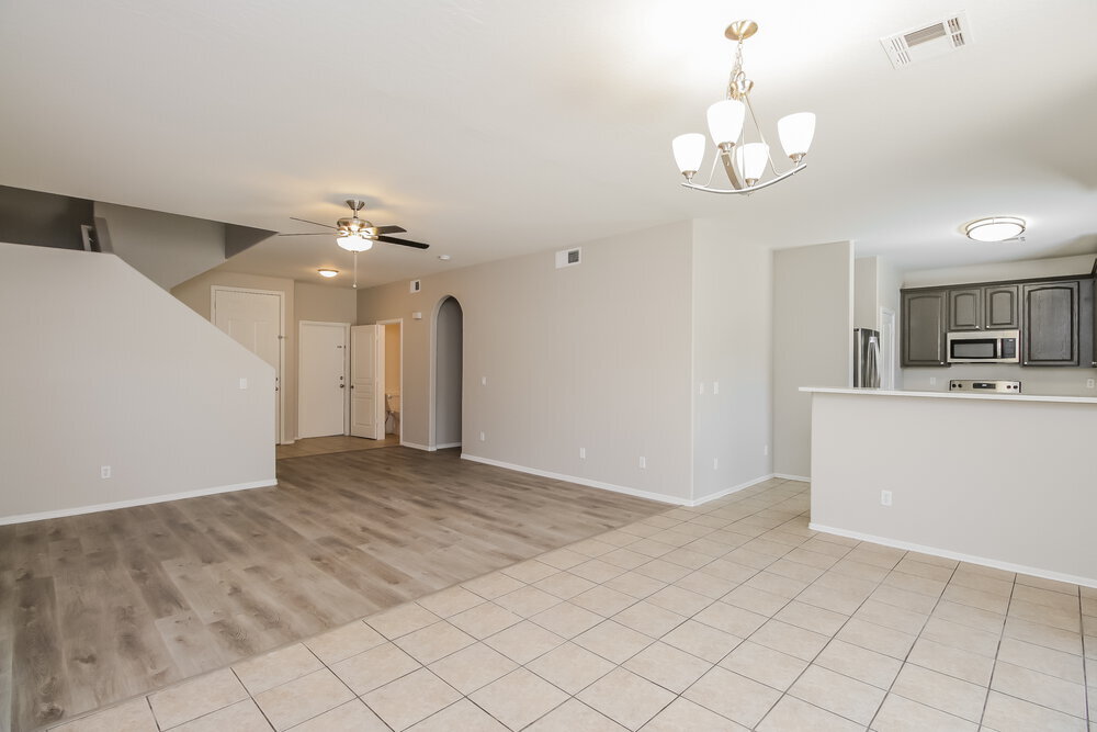 Building Photo - 815 W St Charles Ave