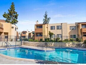 Building Photo - 2920 Briarwood Rd