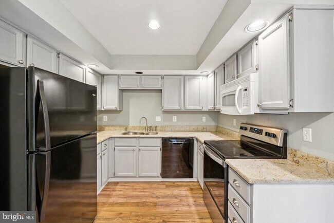 Building Photo - 5494 Prince William Ct