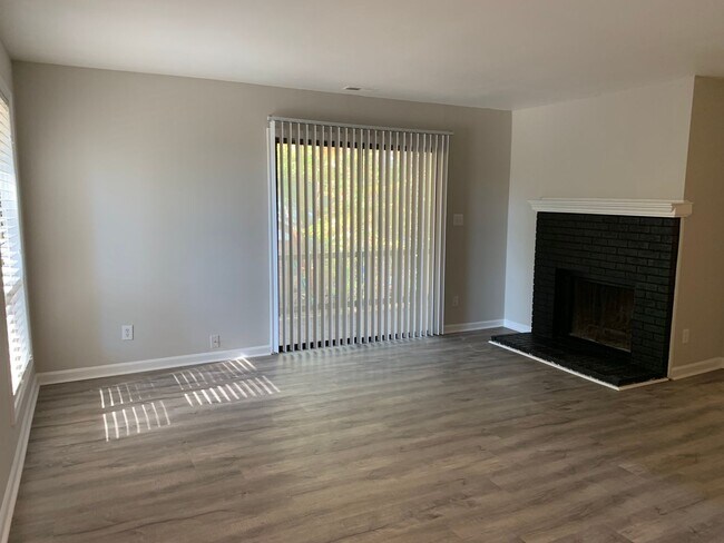 Building Photo - 920 Hearthridge Ct