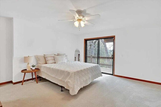 Building Photo - Large 4-bedroom Remodeled home in Lake Wildwood, Penn Valley, CA 95946