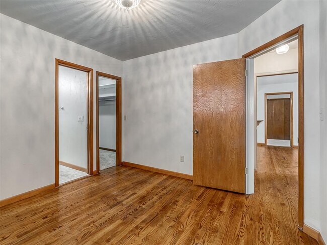 Building Photo - 4701 N Peniel Ave