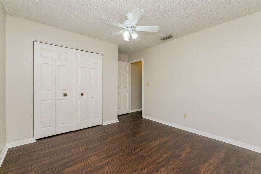 Building Photo - 5713 Erhardt Dr