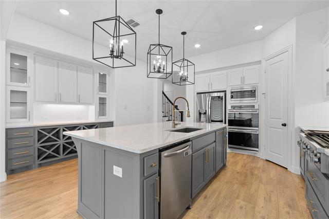 Building Photo - 3333 Alexandra Ln