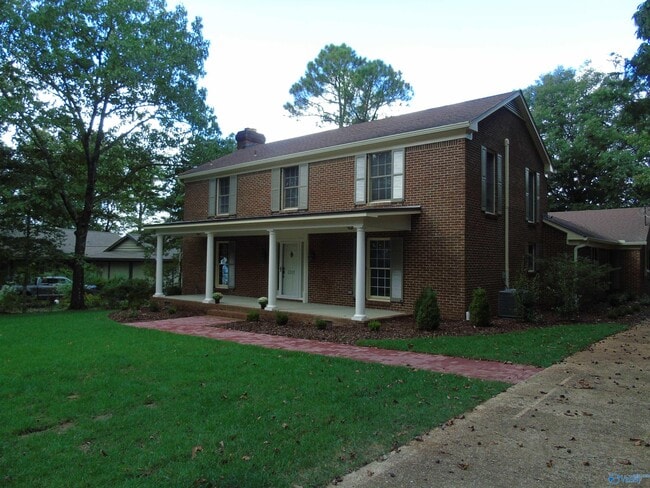 Building Photo - 3317 Lookout Dr SE