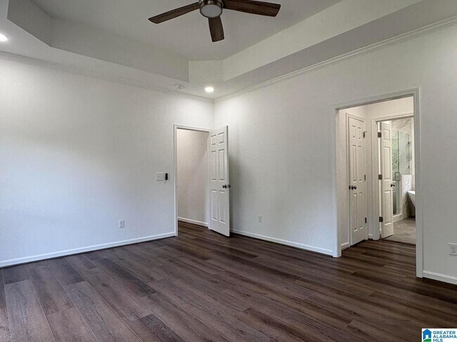 Building Photo - 112 Loyola Cir