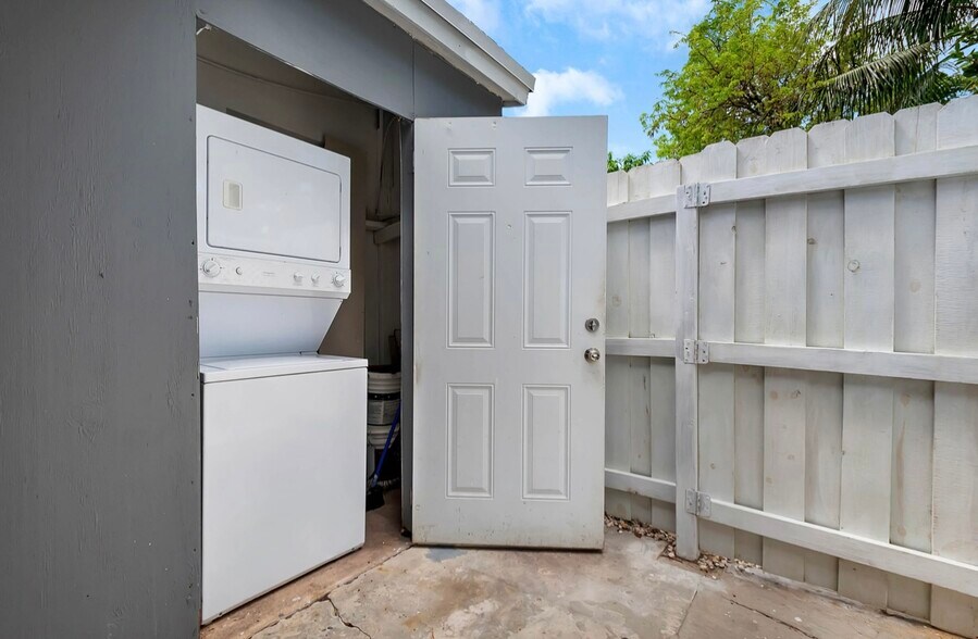 Building Photo - 9710 SW 161st St