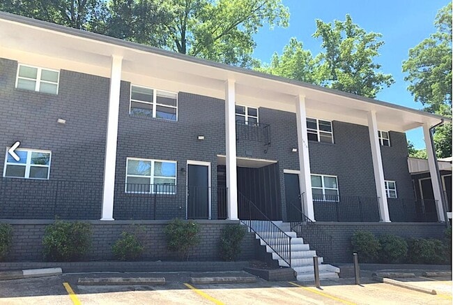 Building Photo - 1884 Center Ave