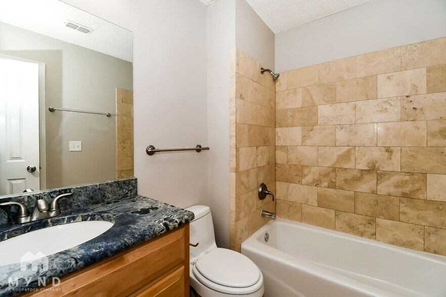 Building Photo - 100 Autumn Springs Ct W