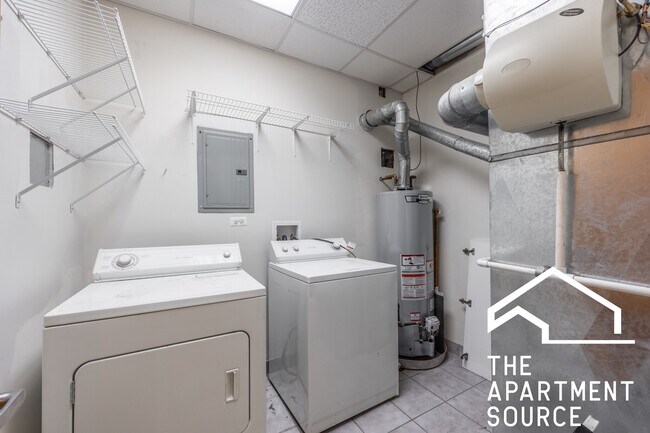 Building Photo - 1162 W Grand Ave