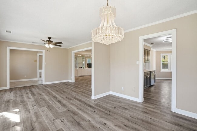 Building Photo - Mayfair Home For Lease with Backyard Oasis!