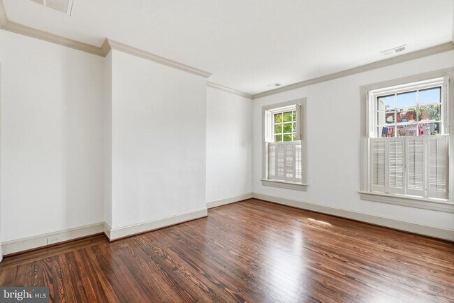 Building Photo - 1241 33rd St NW