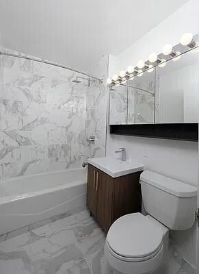 Primary Photo - 200 Water St